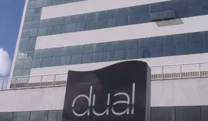 Sala comercial com 1 sala para alugar no Centro, Lauro de Freitas  por R$ 2.300