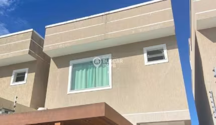 Casa em condomínio fechado com 4 quartos à venda no Pitangueiras, Lauro de Freitas  por R$ 700.000