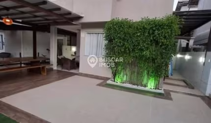 CASA COM 4/4 EM ABRANTES