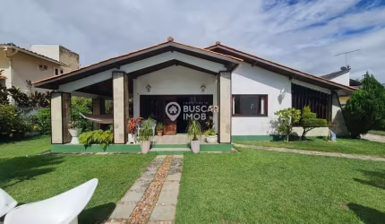 CASA COM 4/4 EM LAURO DE FREITAS