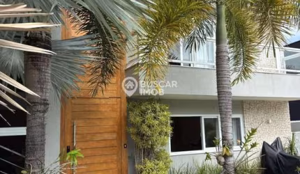 CASA COM 4 SUÍTES EM ALPAVILLE NORTE I