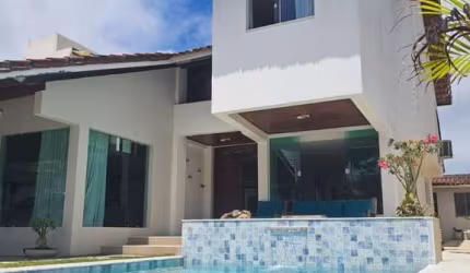 CASA COM 4/4 EM VILAS DO ATLÂNTICO