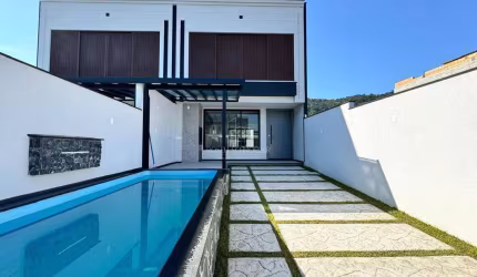 Amplo Sobrado no bairro São Francisco de Assis