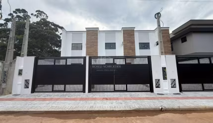 Excelentes sobrados no bairro Rio Pequeno!