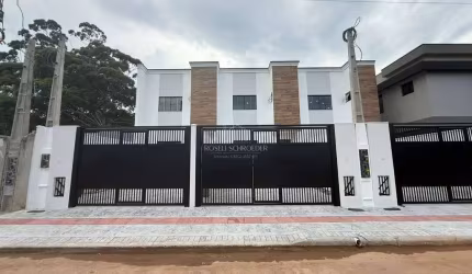 Excelentes sobrados no bairro Rio Pequeno!