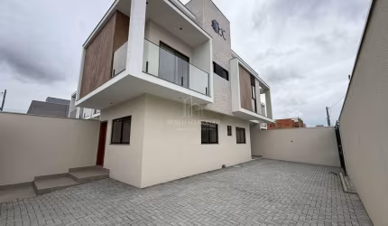 Lindo sobrado de esquina no bairro Santa Regina em Camboriú!