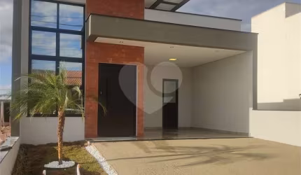 Condomínio com 3 quartos à venda em Caguassu - SP