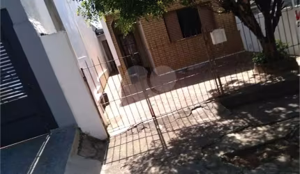 Casa térrea com 4 quartos à venda em Jardim Simus - SP
