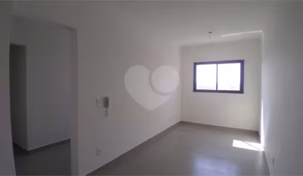 Apartamento com 2 quartos à venda em Jardim Wanel Ville V - SP