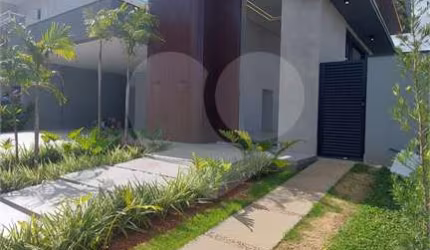 Condomínio com 4 quartos à venda em Bairro Da Vossoroca - SP