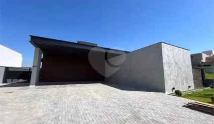 Condomínio com 4 quartos à venda em Jardim Itanguá - SP