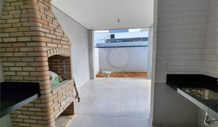 Condomínio com 3 quartos à venda em Caguassu - SP