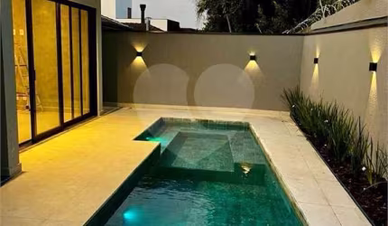 Condomínio com 3 quartos à venda em Cajuru Do Sul - SP