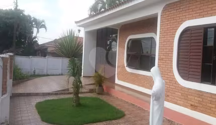Casa com 3 quartos à venda em Centro - SP