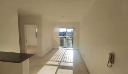 Apartamento com 2 quartos à venda em Jardim Simus - SP