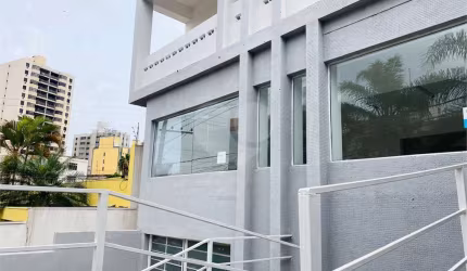 Prédio inteiro para locação em Centro - SP