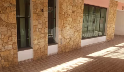 Casa com 4 quartos à venda em Vila Haro - SP