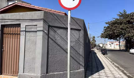 Casa térrea com 3 quartos à venda em Vila Assis - SP