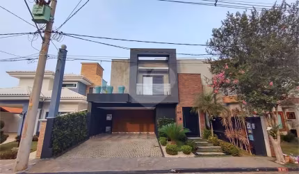 Condomínio com 4 quartos à venda em Jardim Itanguá - SP
