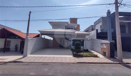 Condomínio com 4 quartos à venda em Jardim Itanguá - SP