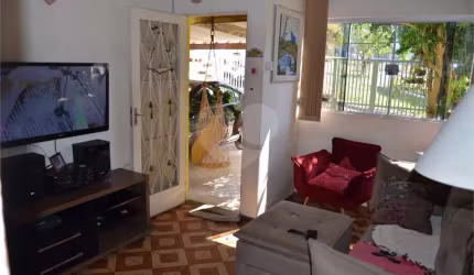 Casa com 3 quartos à venda em Jardim Guadalajara - SP