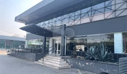 Prédio inteiro para locação em Centro - SP