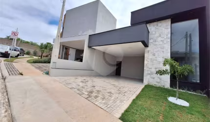 Condomínio com 3 quartos à venda em Wanel Ville - SP