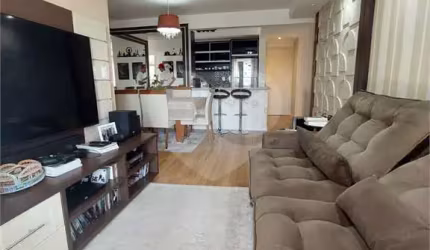 Apartamento com 3 quartos à venda em Além Ponte - SP