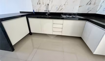 Condomínio com 3 quartos à venda em Cajuru Do Sul - SP