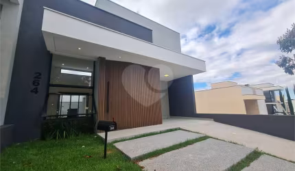 Condomínio com 3 quartos à venda em Cajuru Do Sul - SP