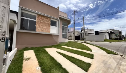 Condomínio com 3 quartos à venda em Cajuru Do Sul - SP