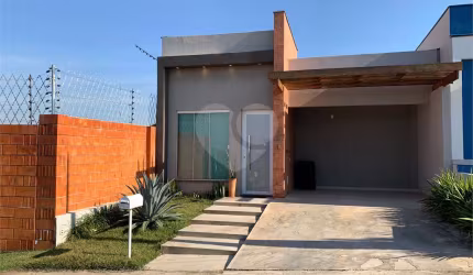 Condomínio com 2 quartos à venda em Cajuru Do Sul - SP