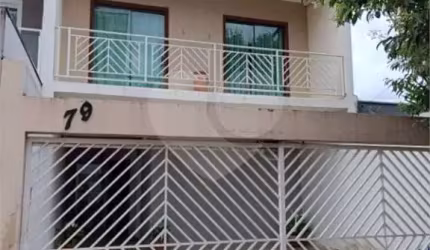 Sobrado com 3 quartos à venda em Jardim Karolyne - SP