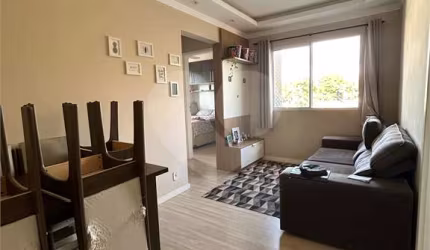 Apartamento com 2 quartos para locação em Lopes De Oliveira - SP