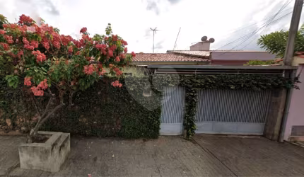 Casa com 3 quartos para locação em Jardim Maria Do Carmo - SP