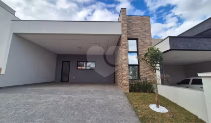 Condomínio com 3 quartos à venda em Wanel Ville - SP