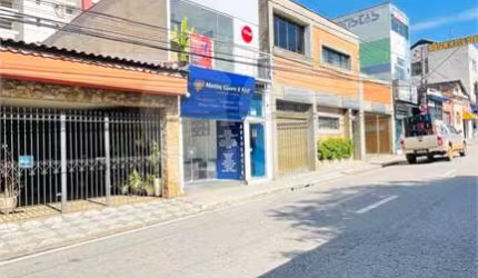 Prédio inteiro à venda ou para locação em Centro - SP