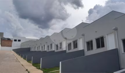Condomínio com 1 quartos à venda em Jardim Maria Lúcia - SP