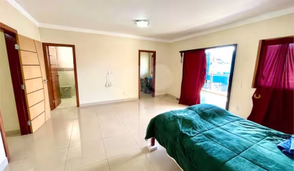 Sobrado com 4 quartos à venda em Jardim Santa Bárbara - SP