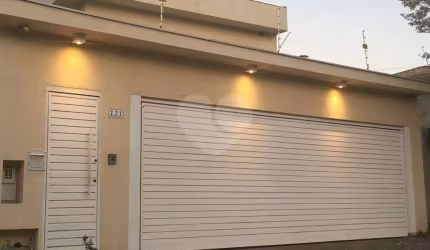 Casa com 3 quartos à venda em Jardim Faculdade - SP