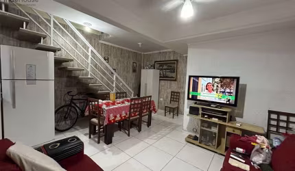 Sobrado semi isolado de 2 dorms, na Ocian, em Praia Grande