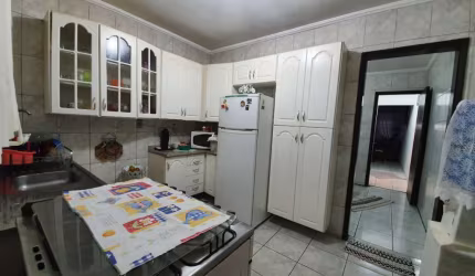 CASA A VENDA, 3 DORMITÓRIOS, SUÍTE, 2 VAGAS DE GARAGEM, EDÍCULA NOS FUNDOS, EXCELENTE LOCALIZAÇÃO, A 5 MINUTOS DA ESTAÇÃO METRÔ VILA DAS BELEZAS.