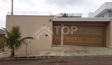 Casa com 3 quartos à venda no Jardim Santa Elisa, São Carlos , 201 m2 por R$ 880.000