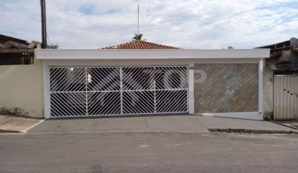 CASA A VENDA COM 2 DORMITÓRIOS COM EDÍCULA