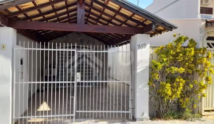Casa térrea com área de churras