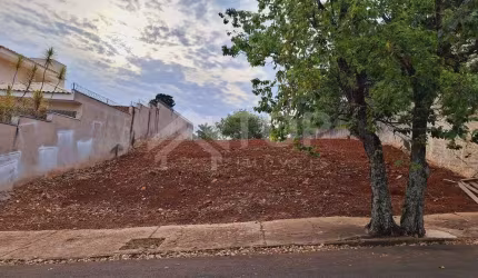 Terreno à venda no Parque Santa Mônica, São Carlos  por R$ 372.000