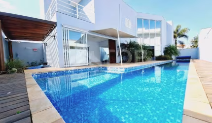 Casa em condomínio fechado com 3 quartos à venda no Jardim Jóckei Club A, São Carlos , 270 m2 por R$ 1.500.000