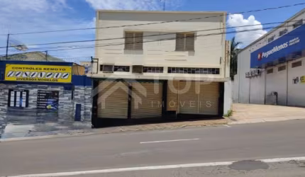 Imóvel comercial na Avenida São Carlos para Venda ou Locação, AREA 1 LOJA , com 90,25 metros, sala intermediaria 2 Câmara, 1 banheiro, AREA 2 CASA com 300,09 metros, 2 salas, 3 dormitórios, 2 banheiro