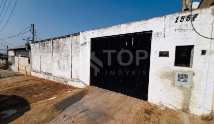 Terreno ja todo murado, com otima topografia. Ligação de agua e energia
