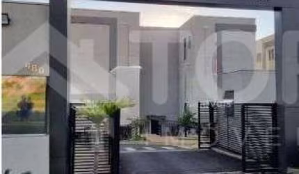 Excelente apartamento de 2 dormitórios no bairro Monsenhor Romeu Tortorelli
